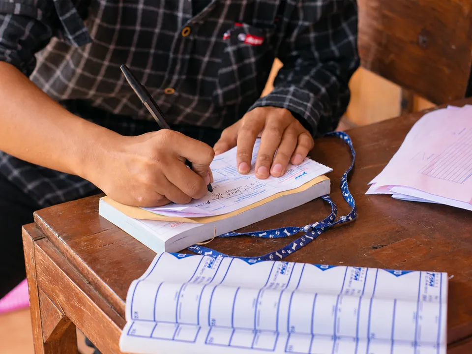 Pencatatan Kebutuhan Pesanan. Pencatatan barang membantu menjaga keteraturan informasi sebelum proses pengiriman.